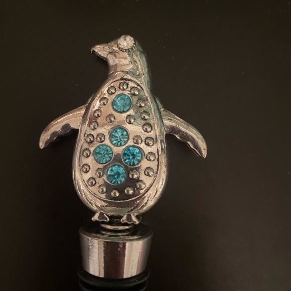 Silver & aqua blue penguin wine stopper. New in box. Great gift for wine lovers! - Picture 2 of 4